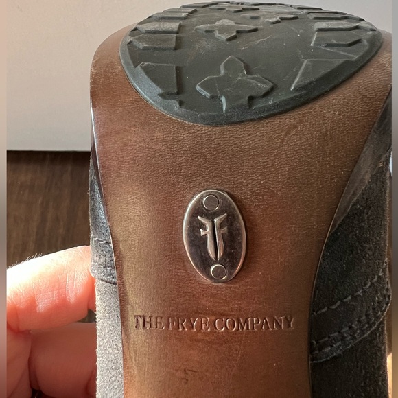 Frye- Harlow Campus Bootie- Size 7.5 - Brown - Picture 7 of 8